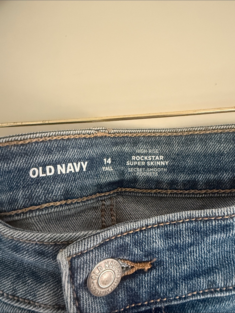 Old Navy Women's Rockstar Distressed Medium Blue Skinny Jeans Sz 14 Tall EUC - Picture 2 of 6